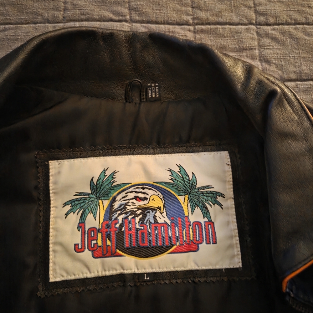Men's Black and Red Bulls Leather Jacket - Picture 4 of 8